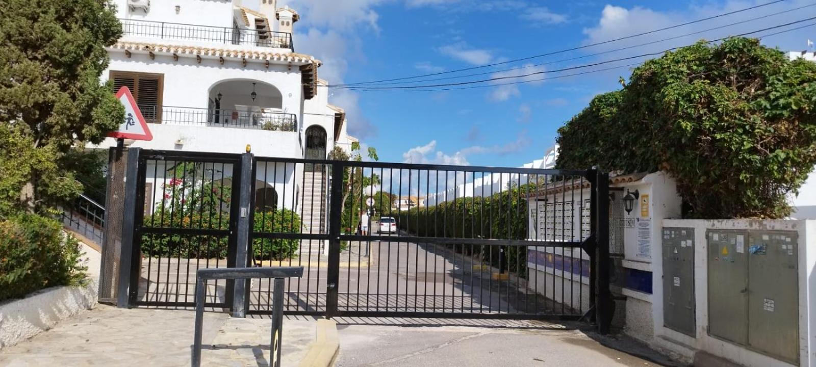 Casa Billarose - Lovely House Overlooking Pool & Walking Distance To The Beach And Restaurants Cabo Roig Exterior photo